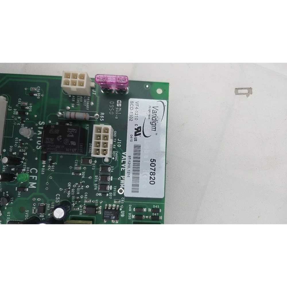York Luxaire VARIDIGM 507820 Control Board VF4-1210 SCD-1102